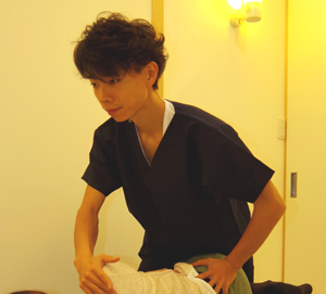 山本　達也